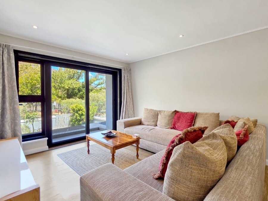 2 Bedroom Property for Sale in Vredehoek Western Cape